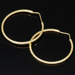 Edle Creolen / Ohrringe mit diagonal, gestepptem Muster aus hochwertigem Gold (585er 14K Gelbgold)