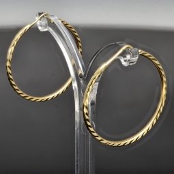Edle Creolen / Ohrringe mit diagonal, gestepptem Muster aus hochwertigem Gold (585er 14K Gelbgold)