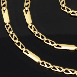 Kurze Goldkette im Figaro-Design aus funkelndem 585 / 14k Gold in ca. 45cm, 2,5mm