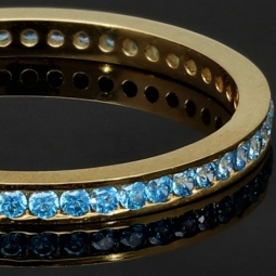 Funkelnder Ring aus 14K 585 Gold mit strahlenden, hellblauen, türkisen Zirkonia bestückt Ringgröße ca. 50