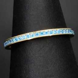 Funkelnder Ring aus 14K 585 Gold mit strahlenden, hellblauen, türkisen Zirkonia bestückt Ringgröße ca. 50