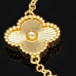 Hochwertig gearbeitetes Armband aus edlem 585 14K Gold (Gelbgold) in filigranem Kleeblatt-Design - ca. 18,5 - 20 cm längenverstellbar