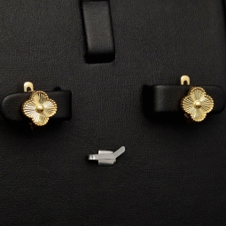 Zeitlose Ohrringe aus massivem 14K (585) Gelbgold mit feiner Struktur