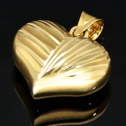 Herz-Anhänger mit feinen Verzierungen aus glänzendem 585 / 14K Gelbgold