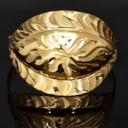 Ring aus Gold mit einzigartigem Dekor kunstvoll gestaltet aus edlem 585 14K Gelbgold