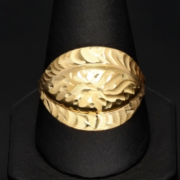 Ring aus Gold mit einzigartigem Dekor kunstvoll gestaltet aus edlem 585 14K Gelbgold