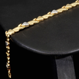 Fein gearbeitetes Armband aus 585er 14K Bicolor Gold (Gelbgold und Weißgold) – ca. 19 cm lang, ca. 5 mm breit mit kunstvollem Herz-Design (ca. 19 cm, ca. 4,5mm)