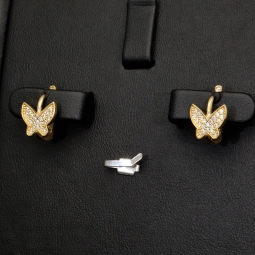 Butterfly-Ohrringe - Schmetterlinge aus massivem 14K 585er Gold (Gelbgold) mit fein gefasstem Zirkonia-Besatz