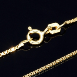 Sehr kurze, hochertig produzierte Venezianerkette aus hochwertigem 585 / 14k Gold, ca. 38 cm lang und 1 mm breit