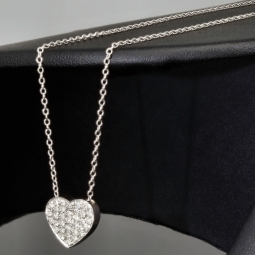 Extravagantes Schmuck-Set bestehend aus einer hochwertigen Weißgold (18K / 750 Gold)  - Ankerkette (ca. 45cm) und einem Herz-Anhänger, bestückt mit zahlreichen Diamanten