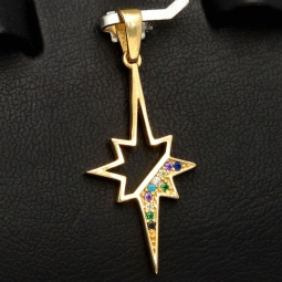 Funkelnder Stern-Anhänger aus edlem 585 / 14 Karat Gold mit Zirkonia besetzt