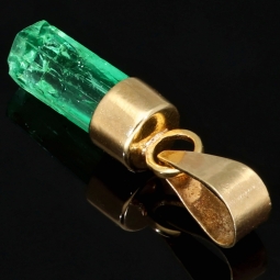 Funkelnder Smaragdkristall-Anhänger in hochwertigem 18K / 750 Gold (Gelbgold) gefasst - Einzelstück in Handarbeit hergestellt