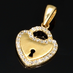 Gold-Anhänger in Herzdesign mit kleinem Schlüsselloch aus 14K / 585 Gold mit leuchtenden Zirkoniasteinen
