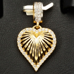 Hochwertig gearbeiteter Herz-Anhänger in stilvollem Design aus Bicolor 14K / 585 Gold  (Gelbgold und Weißgold) mit funkelnden Zirkoniasteinen