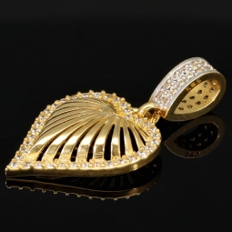 Hochwertig gearbeiteter Herz-Anhänger in stilvollem Design aus Bicolor 14K / 585 Gold  (Gelbgold und Weißgold) mit funkelnden Zirkoniasteinen