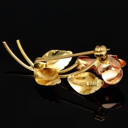Fein gearbeitete Ansteckblume - edle Brosche / Reversnadel mit Rosen-Motiv aus 8k 333 Bicolor Gold (Gelbgold und Weißgold)