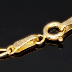 Hochwertig verarbeitetes Baby-Armband mit kleiner Gravurplatte aus edlem 14k (585) Gold in ca. 13,5 cm Länge