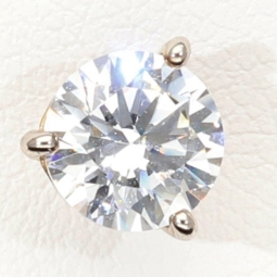 Zeitlos schöne Ohrstecker aus rhodiniertem 925er Sterling Silber, die mit brillant geschliffenen Zirkonia (Diamantimitation)