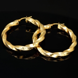 Funkelnde Twist-Creolen in edlem, fein gravierten Greco - Design aus hochwertigem 585er / 14K Gold