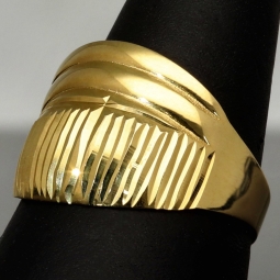 Stilvoller Ring für Damen aus edlem, glänzenden 585 14K Gold in Ringgröße ca. 59-60