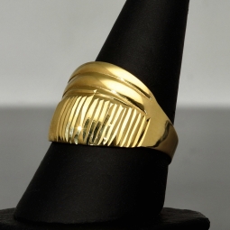 Stilvoller Ring für Damen aus edlem, glänzenden 585 14K Gold in Ringgröße ca. 59-60
