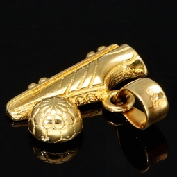 Fußball-Töppen-Fussballschuh-Anhänger mit feinen Details aus funkelndem Gold (14K 585 Gelbgold)