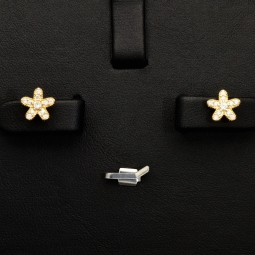 Edle Blumen-Ohrstecker in Blütenform (585er 14K) mit feinem, leuchtendem Zirkoniabesatz