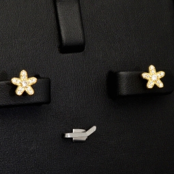 Edle Blumen-Ohrstecker in Blütenform (585er 14K) mit feinem, leuchtendem Zirkoniabesatz