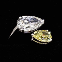 Exklusiver Ring für Damen mit 2 imposanten, tropfenförmigen, eingefassten Brillanten (Lab Grown Diamonds) aus massivem Gold (585 / 14K Weißgold) - ca. Ringgröße 56
