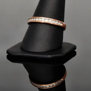 Exquisiter Ring für Damen mit 13 leuchtenden, eingefassten Brillanten (ca. 0,25 ct gesamt) aus massivem Gold (375 / 9K Roségold) - ca. Ringgröße 60