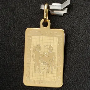 Glänzender Sternzeichen Zwilling- Anhänger in fein gravierten Design aus edlem Gold (14K / 585 Gelbgold)