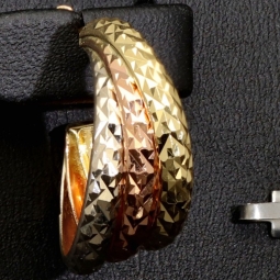 14 Karat (585) Tricolor Gold-Creolen mit edel facettierter Struktur (Gelbgold, Roségold und Weißgold)