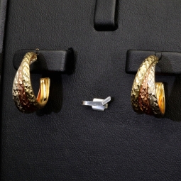 14 Karat (585) Tricolor Gold-Creolen mit edel facettierter Struktur (Gelbgold, Roségold und Weißgold)