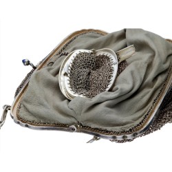 stilvolle, antike Damen - Handtasche / Abendtasche mit separaten Geldbörse aus Silber. hergestellt ca. 1900