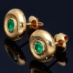 Elegante Ohrstecker mit 2 runden, kolumbianischen Smaragden in 18K / 750 Gold gefasst