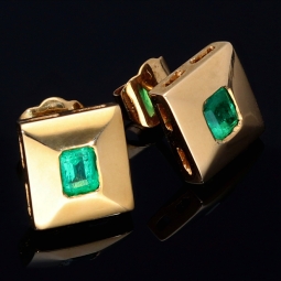 Stilvolle, elegante, quadratische Ohrstecker mit 2 kolumbianischen Smaragden in 18K / 750 Gold gefasst