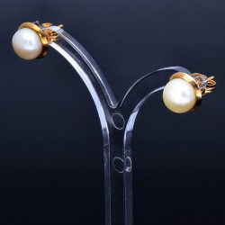 Perlen Ohrstecker mit 2 natürlichen Perlen in einer großzügigen Fassung in 14 K / 585 Gold