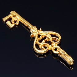 Wunderschöner Anhänger in Form eines antiken Schlüssels aus hochwertigem 750er / 18K Gold, verziert mit der Zahl 21